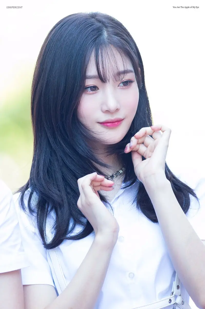 앞머리 잘랐던 정채연.jpg