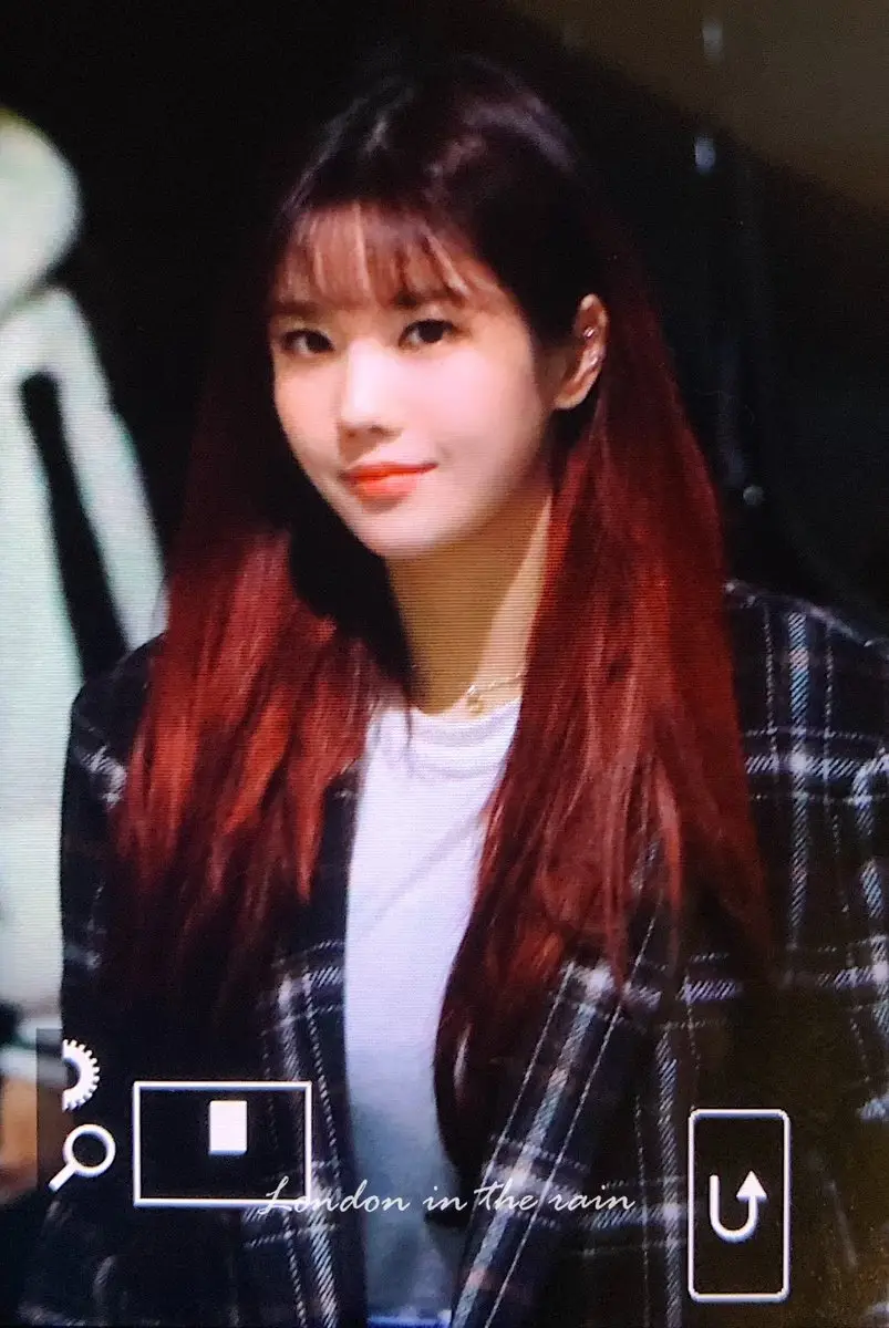 빨간머리 아이즈원 권은비