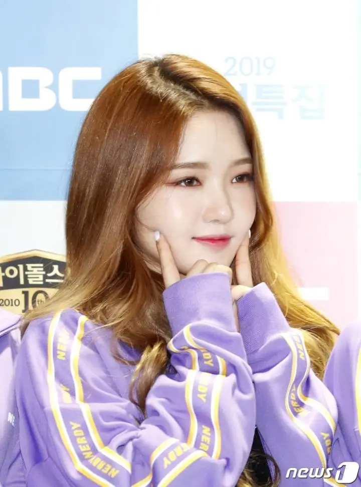 프로미스나인 아육대 기사짤.jpg