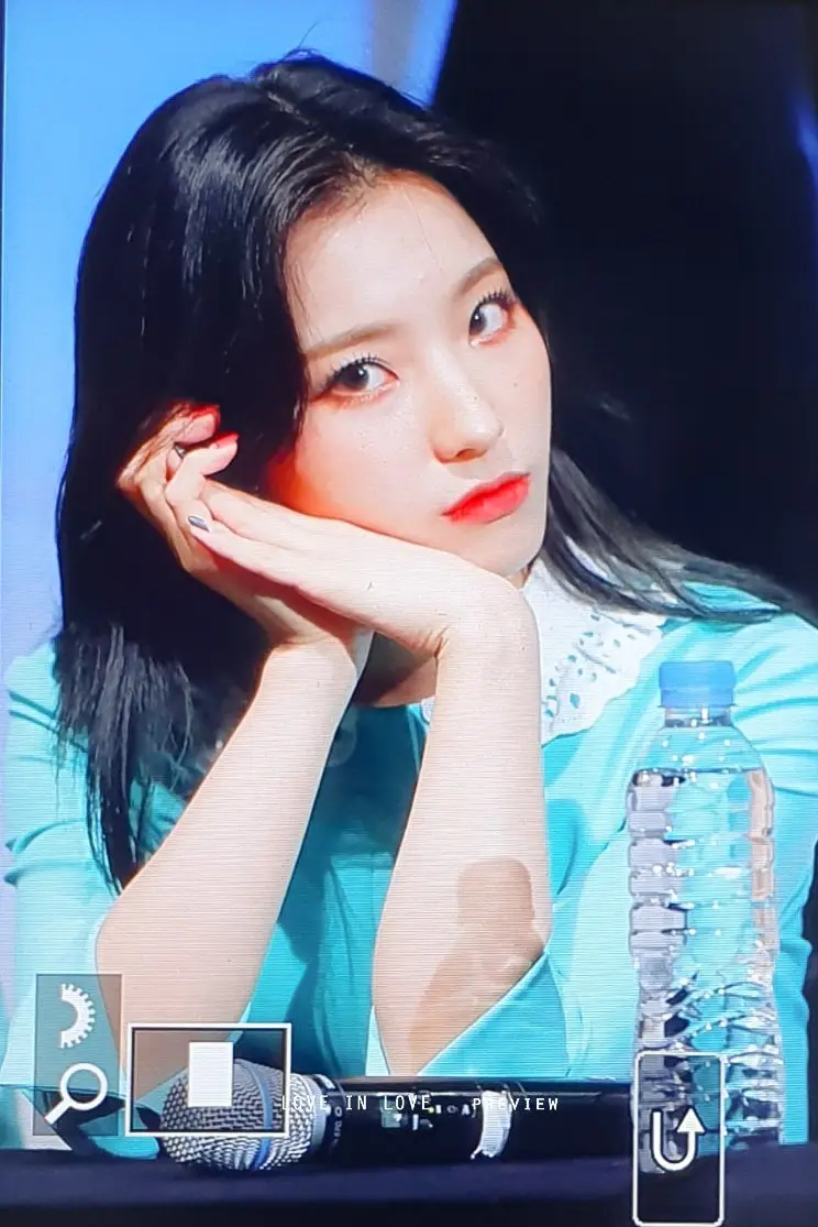 #프로미스나인 #이새롬 (팬사인회).jpg