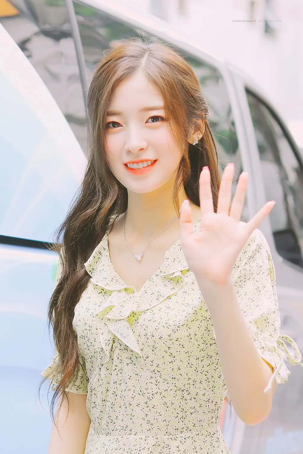 반묶음머리도 잘 어울리는 #오마이걸 #아린