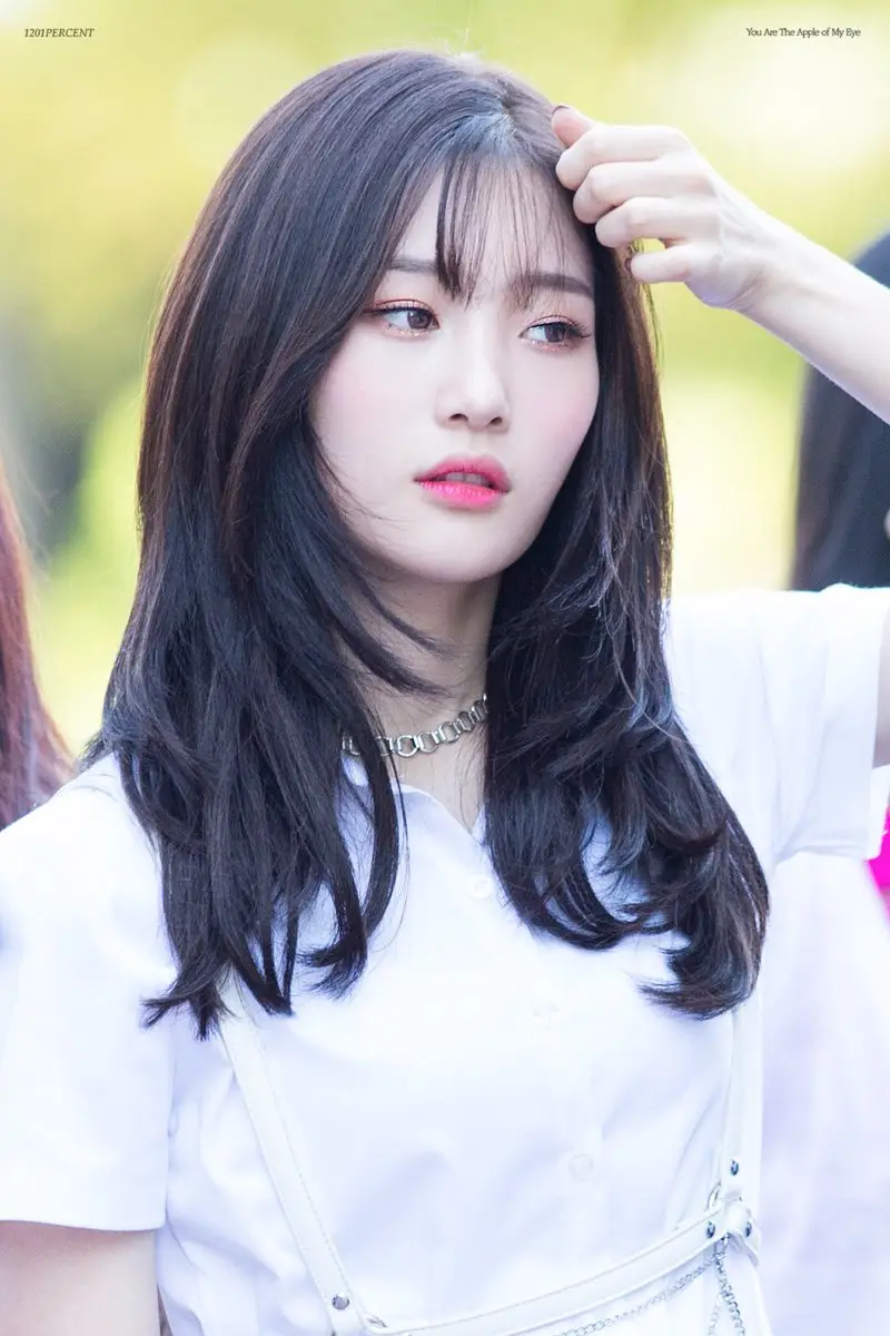 앞머리 잘랐던 정채연.jpg