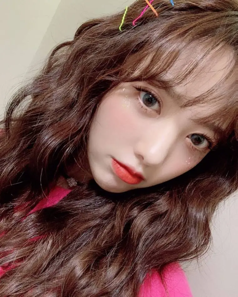 윤조 한장.jpg