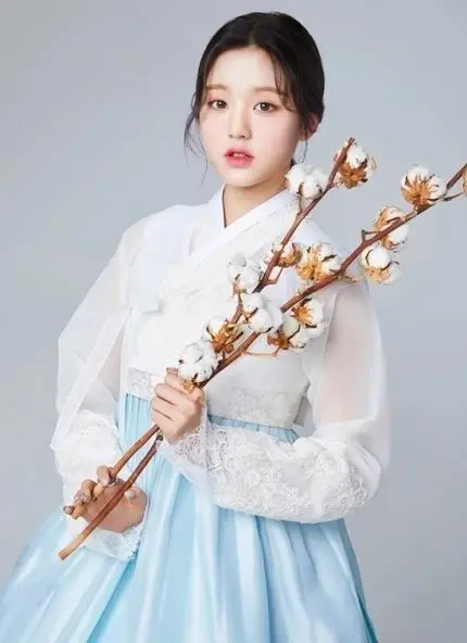 한복입은 장원영
