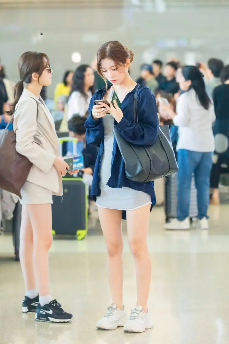프로미스나인 이채영 공항패션