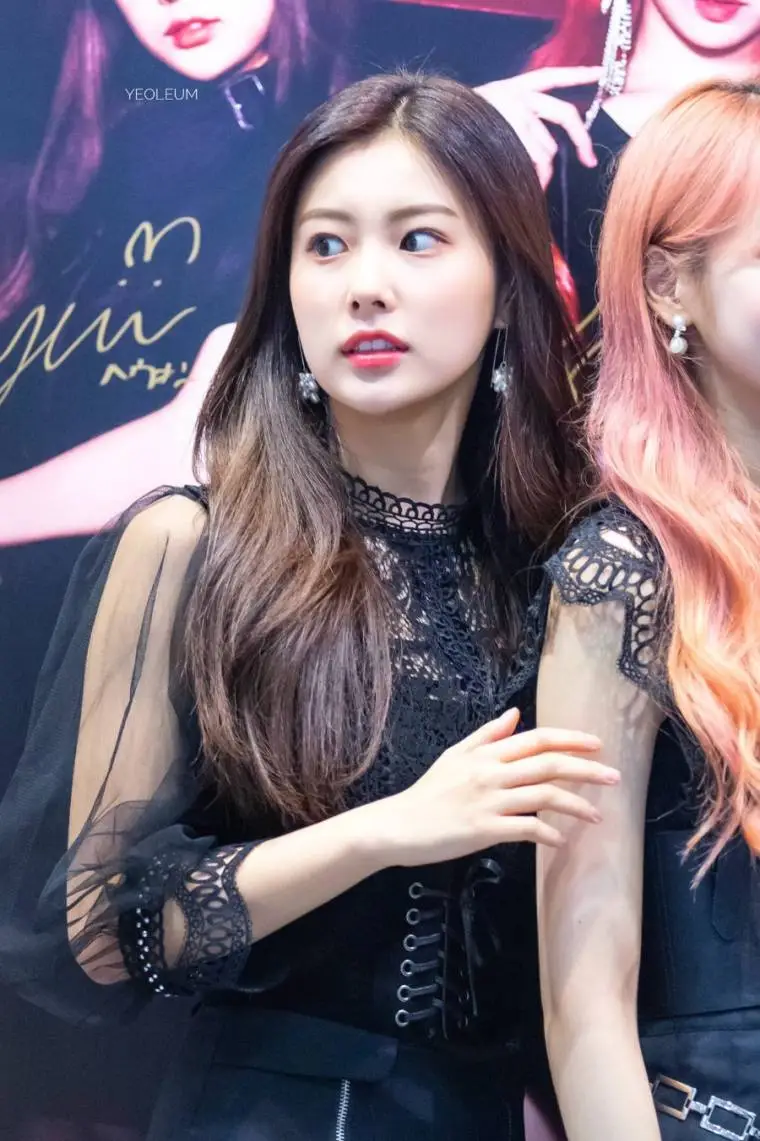 That's that. #아이즈원 #강혜원.jpg