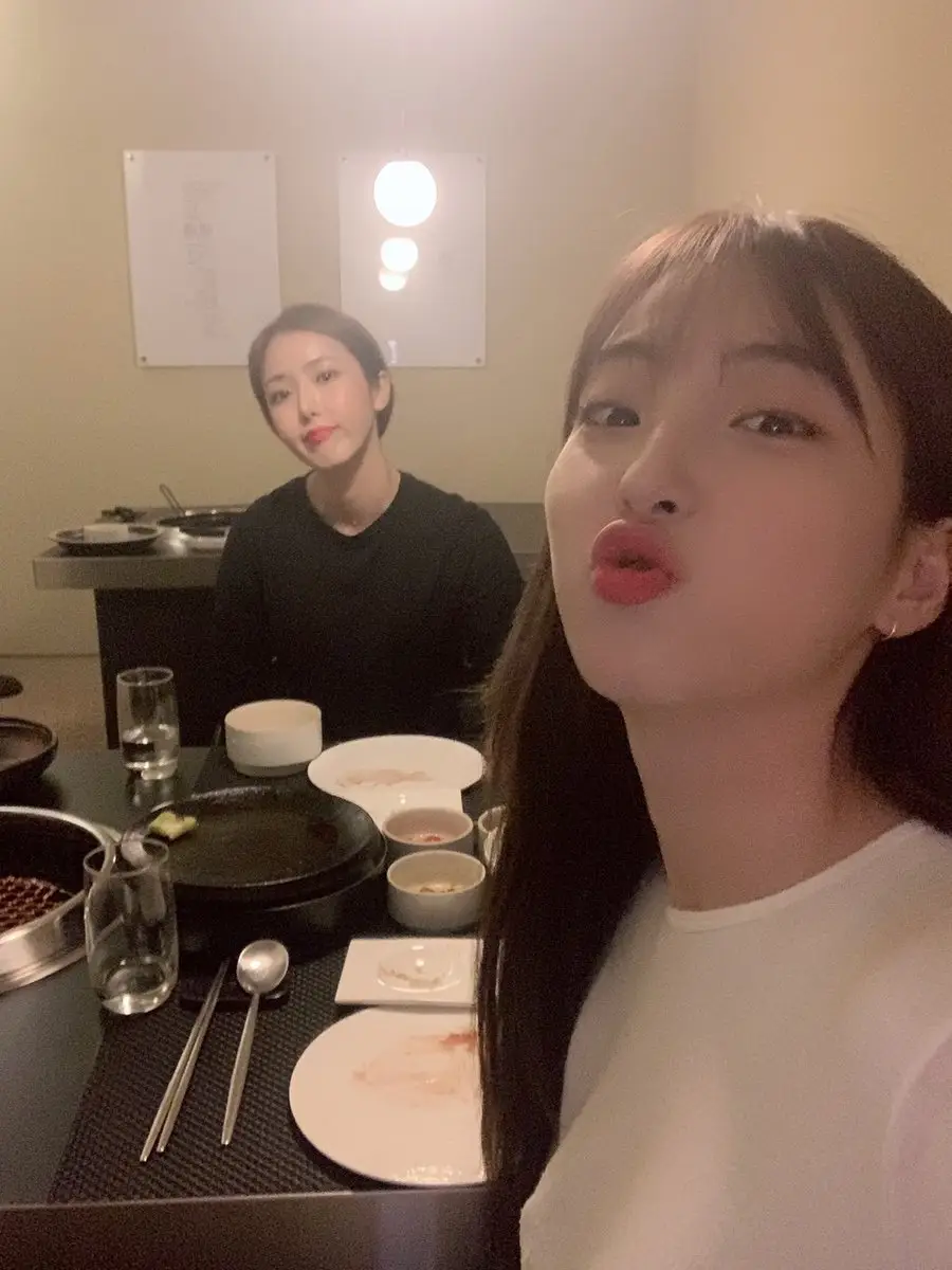 우주소녀 은서 & 여자친구 신비 (인스타).jpg