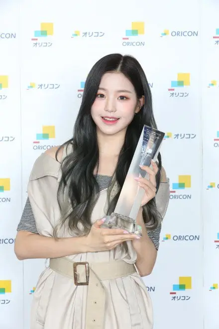 #아이즈원, 오리콘 상반기 신인그룹 최다 판매 앨범상 수상