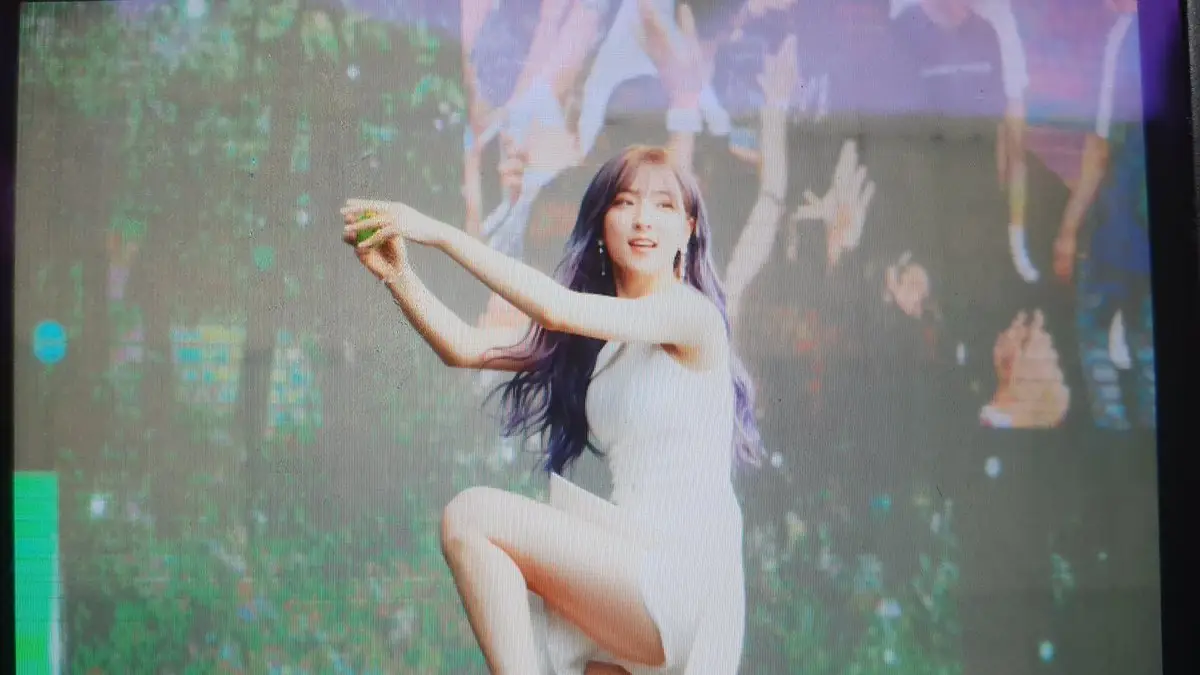 우주소녀 보라색 헤어 은서