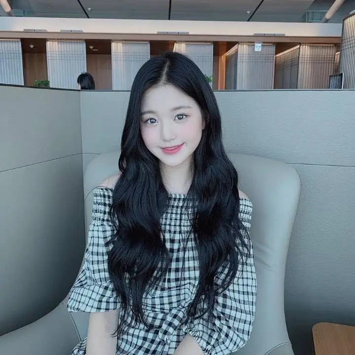 (화보인줄..ㄷㄷ) 공항 라운지 장원영.jpg