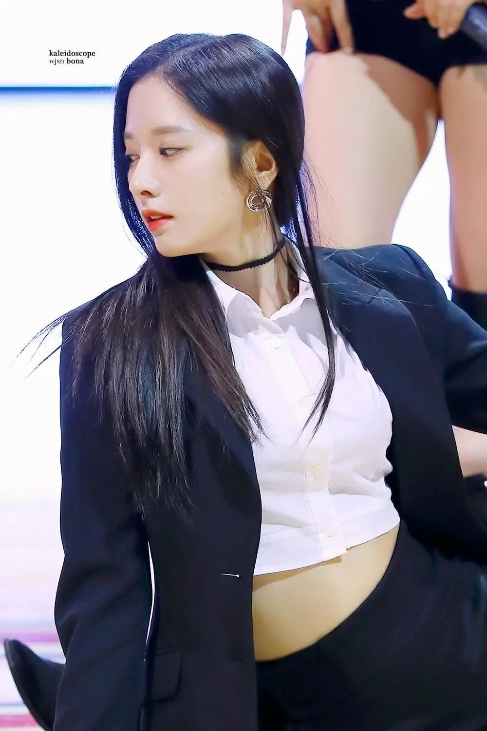 우주소녀 보나 옆태
