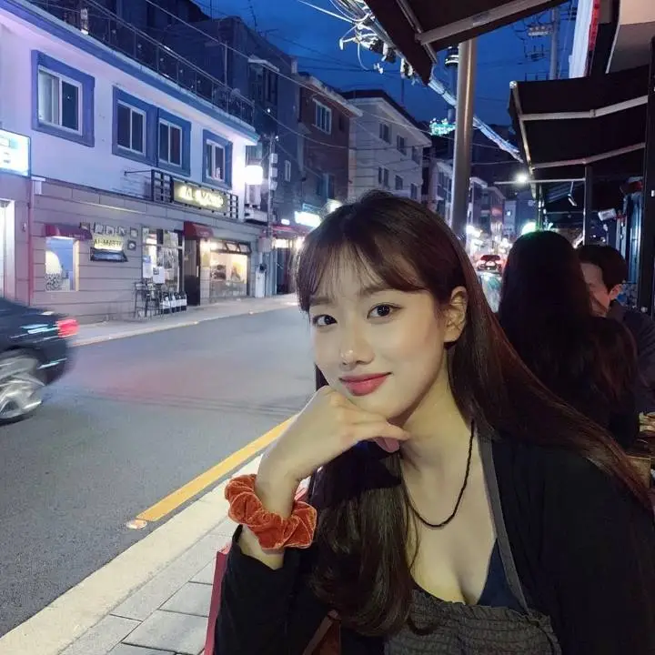 에이프릴 이나은.insta