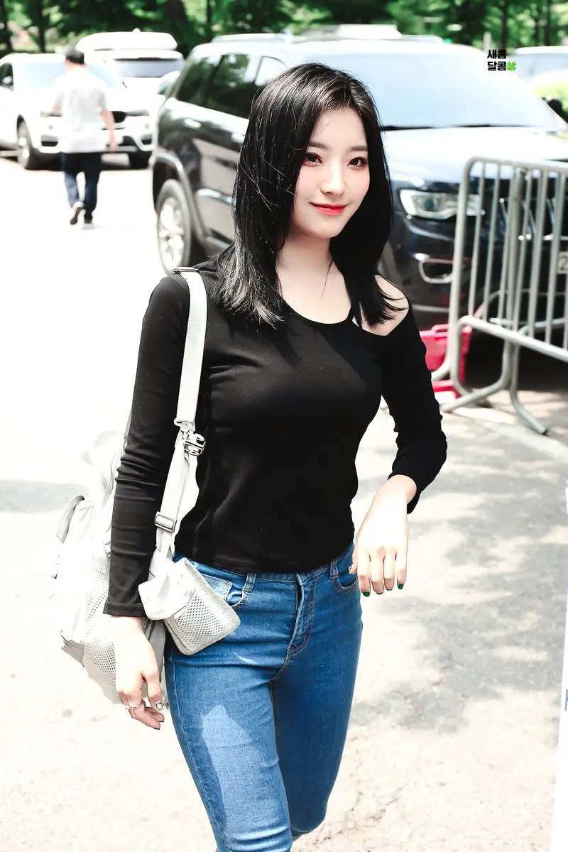 프로미스나인 이새롬 @출근길