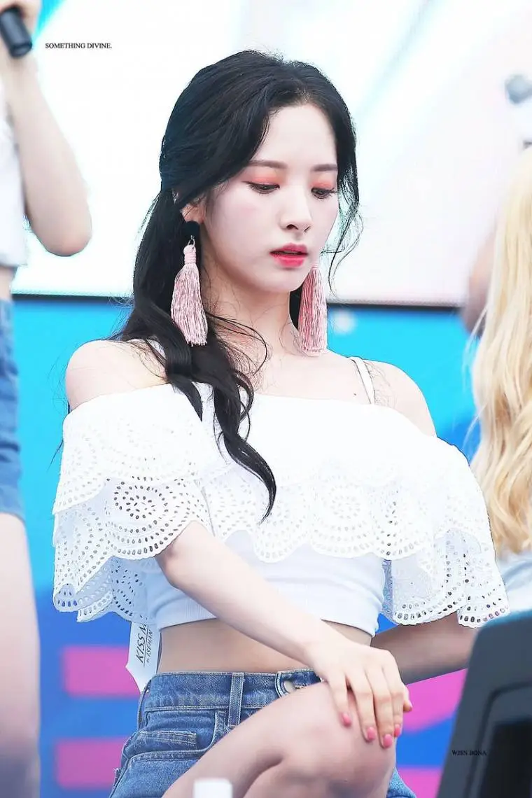 우주소녀 보나.jpg