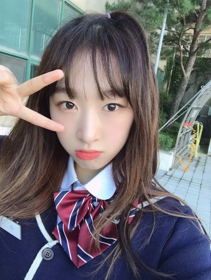 우주소녀 각 멤버별 교복 셀카