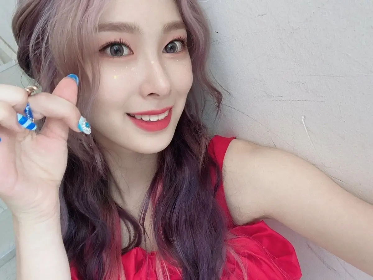 로켓펀치 윤경.twitter