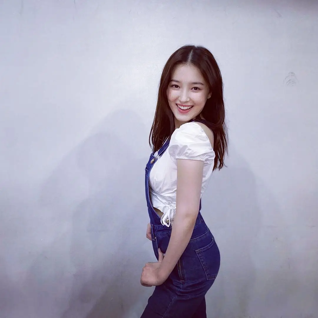 셀카쟁이 #모모랜드 낸시