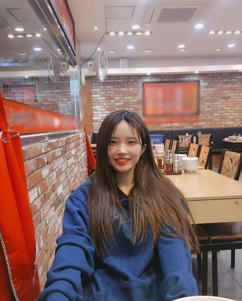 나른한 오후~ 프로미스나인 송하영