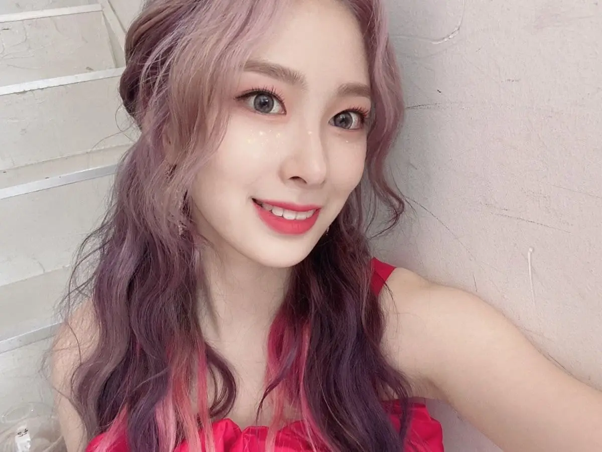 로켓펀치 윤경.twitter
