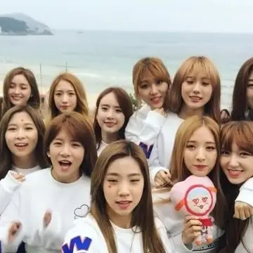 우주소녀 160403 인스타그램.jpg