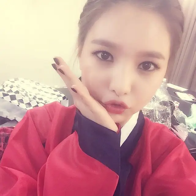 재이(피에스타) 150101 인스타그램 - 새해복 마~~니 받기