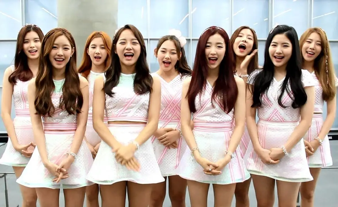 [MV] gugudan(구구단) - Wonderland (MV Dance ver.)