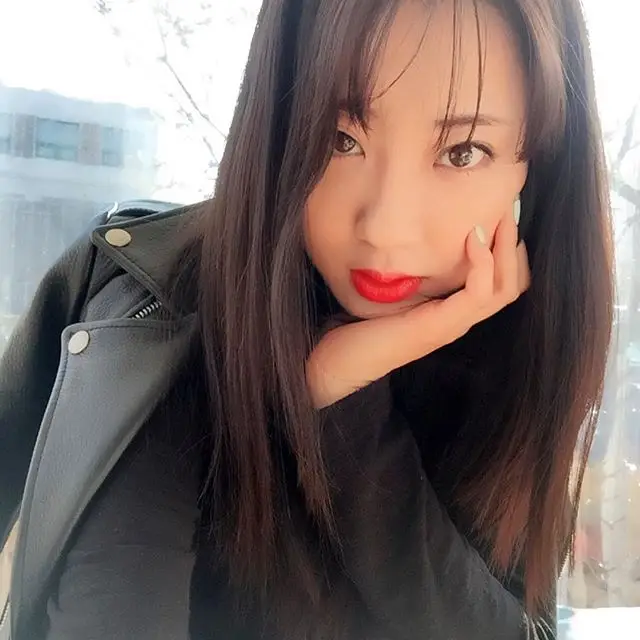 경리(나인뮤지스) 160330 인스타그램 - 하지만 눈썹은? 어디로 ㅎㅎㅎ