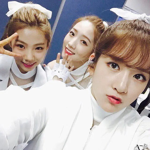 우주소녀 160228 인스타그램.jpg
