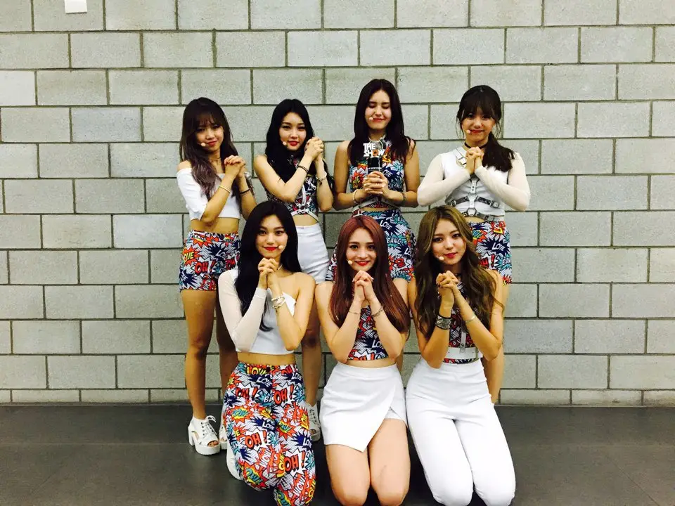 아이오아이 1위 인증샷 (더쇼 트위터).jpg