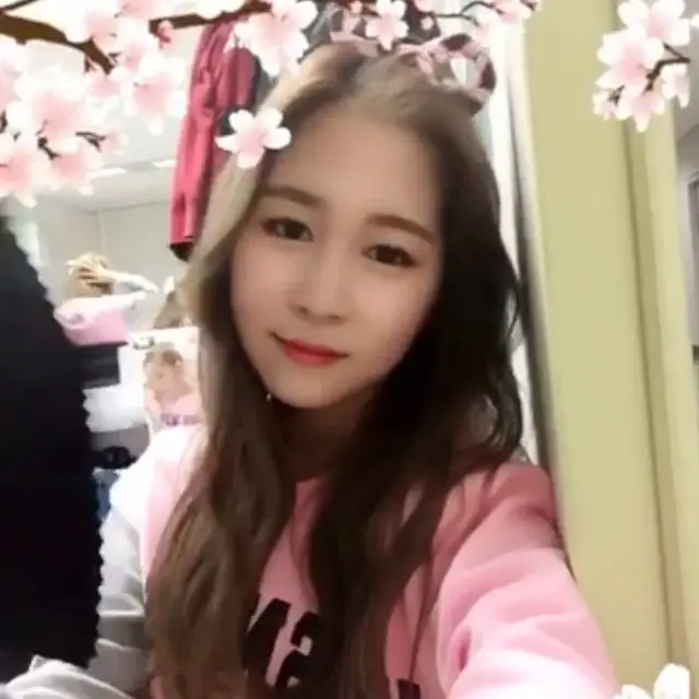 우주소녀 160316 인스타그램 - 짜잔 색다른조합인가요? ㅋㅋ