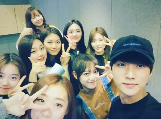 아이오아이, B1A4 진영과 재회