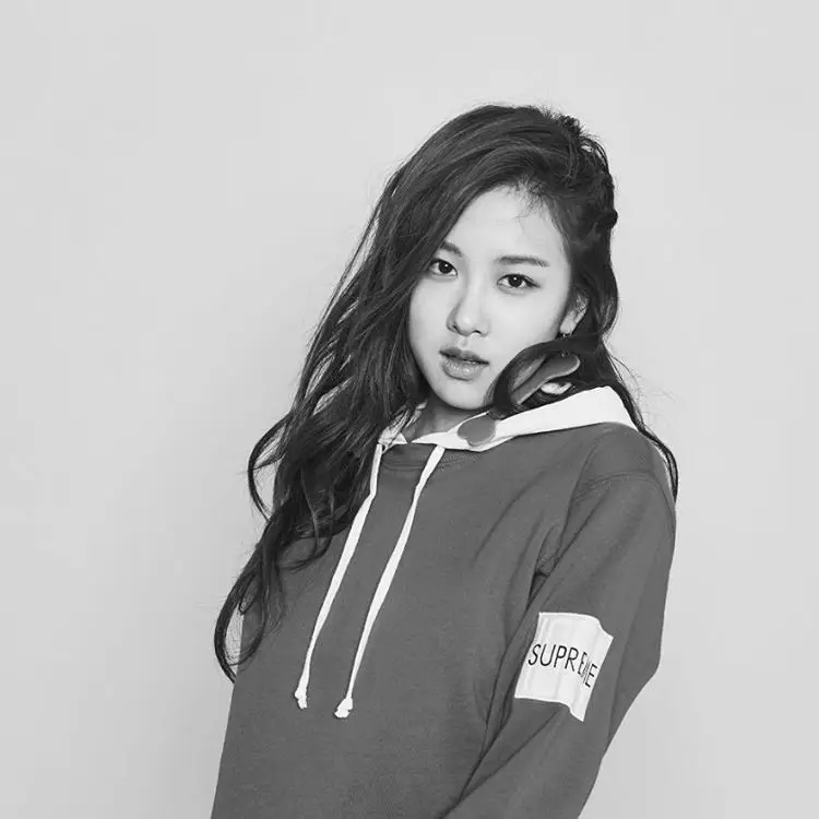 YG 신인 걸그룹 블랙핑크 새 프로필 사진.jpg