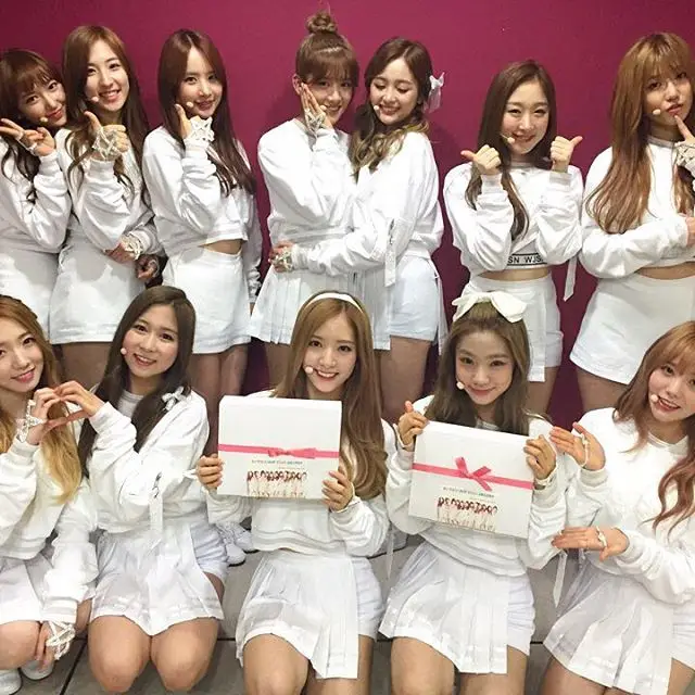 우주소녀 160305 인스타그램 - 두근두근 첫 팬싸인회! 멤버들과 함께 소중한 시간 보낼 준비 됐나요?