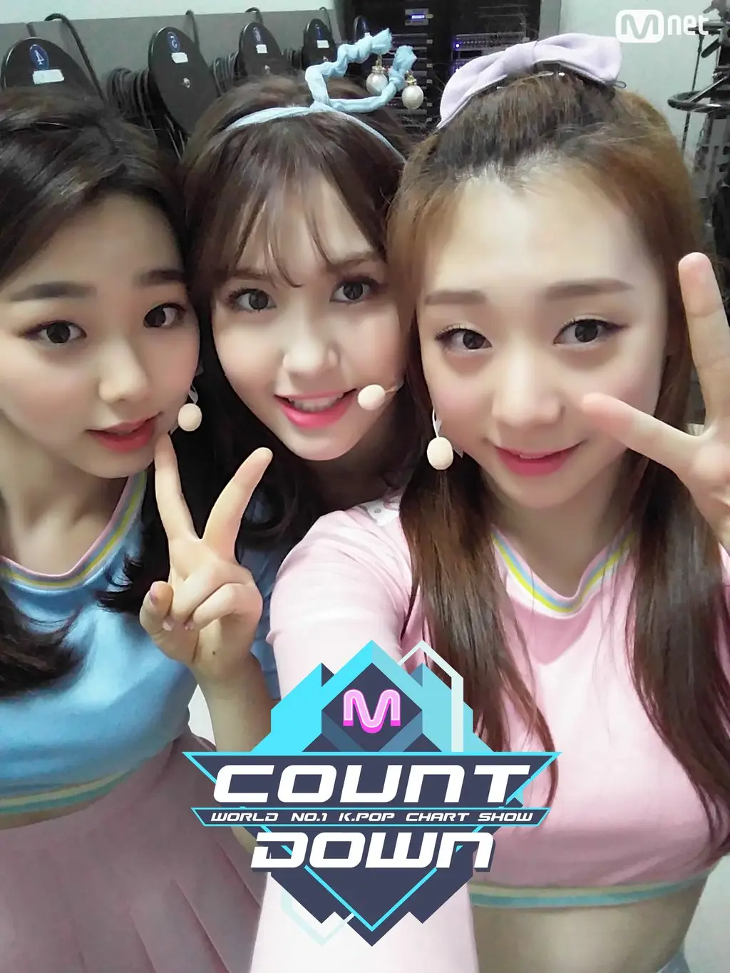 160505 엠카 트위터 - I.O.I 셀카.jpg
