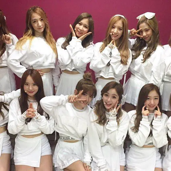 우주소녀 160305 인스타그램 - 두근두근 첫 팬싸인회! 멤버들과 함께 소중한 시간 보낼 준비 됐나요?