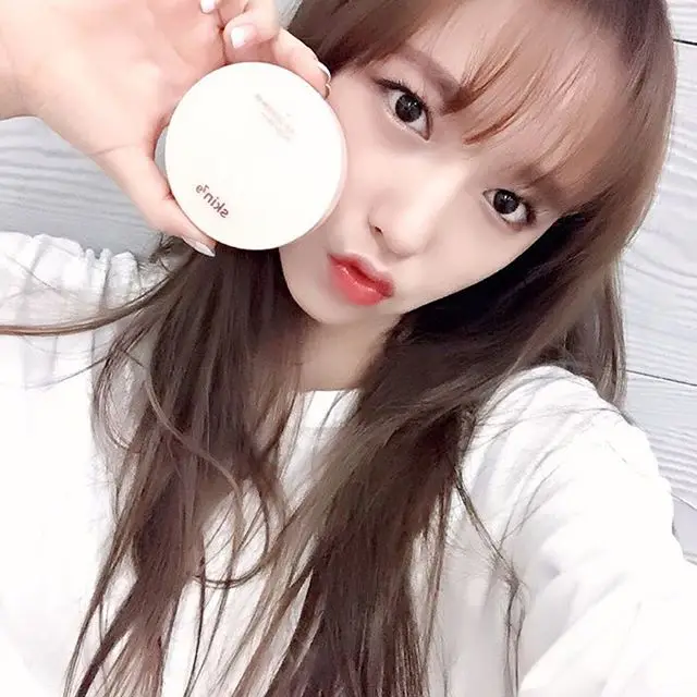 우주소녀 160809 인스타그램 - 짜잔! 저희 우주소녀가 화장품 브랜드 #스킨79 의 모델이 되었어요~~~!