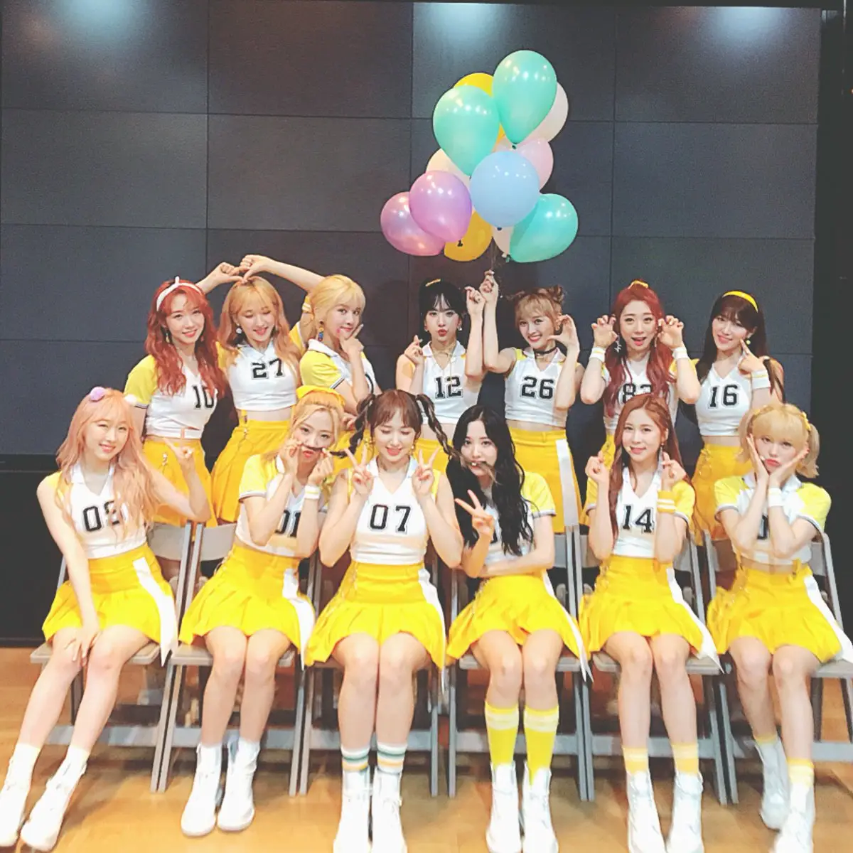 우주소녀, 초동 1만장 돌파…5개월만에 3배 급성장