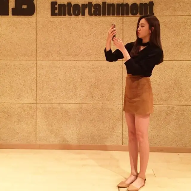 해령(베스티) 151204 인스타그램 - 이제치마는 못입겠다..으흐으으으추워