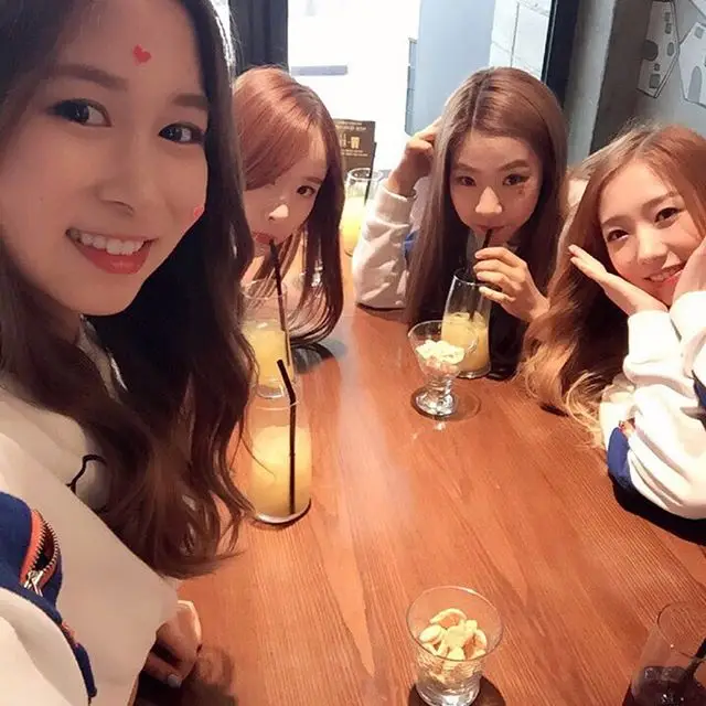 우주소녀 160403 인스타그램.jpg