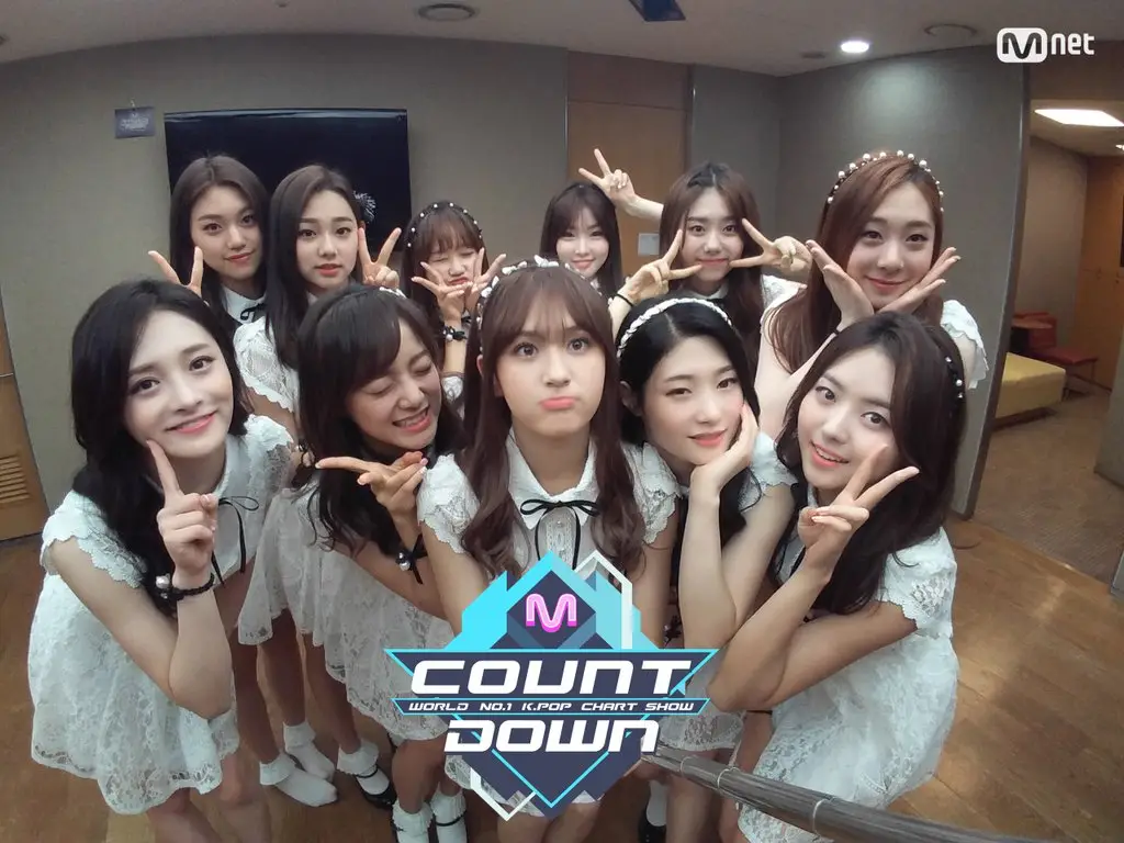 160505 엠카 트위터 - I.O.I 셀카.jpg