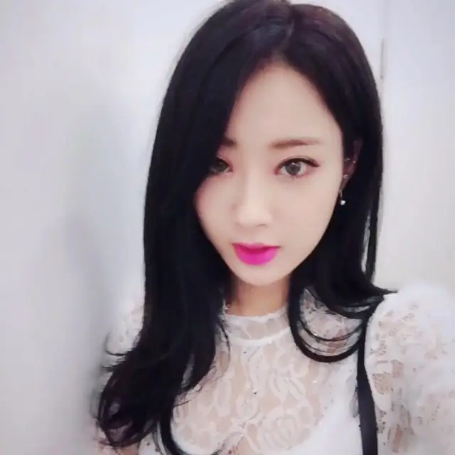 경리(나인뮤지스) 160227 인스타그램 - 중국 상해에서의 첫 팬미팅 시작해요