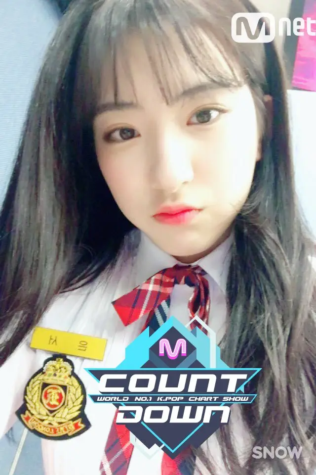 오늘자 엠카 우주소녀 대기실