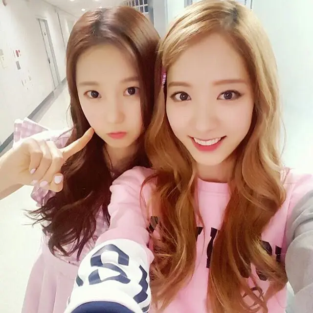 우주소녀 160316 인스타그램 - 짜잔 색다른조합인가요? ㅋㅋ