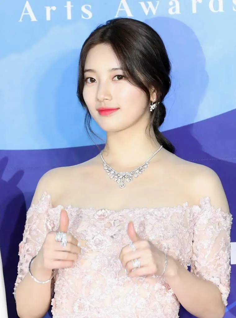 #수지 #레드카펫 #백상예술대상