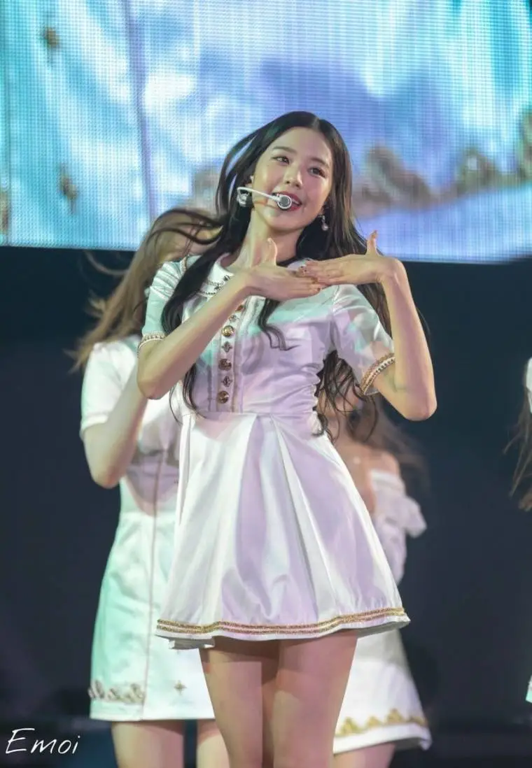 [4p] 순백의 #아이즈원 #장원영.jpg
