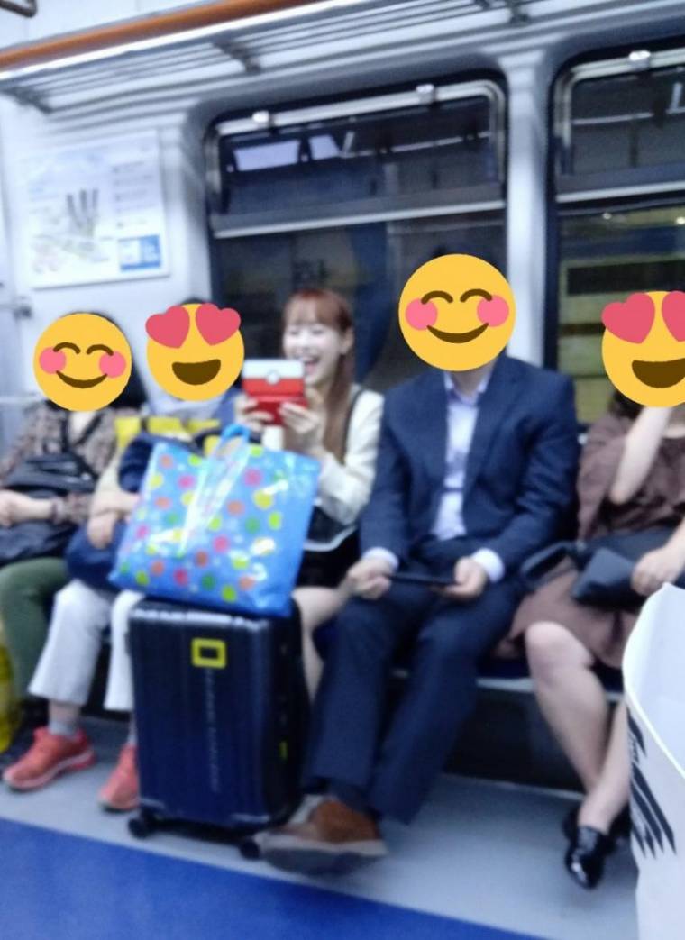 지하철에서 닌텐도 하는 이달의 소녀 츄.jpg #이달의소녀 #츄 #김지우