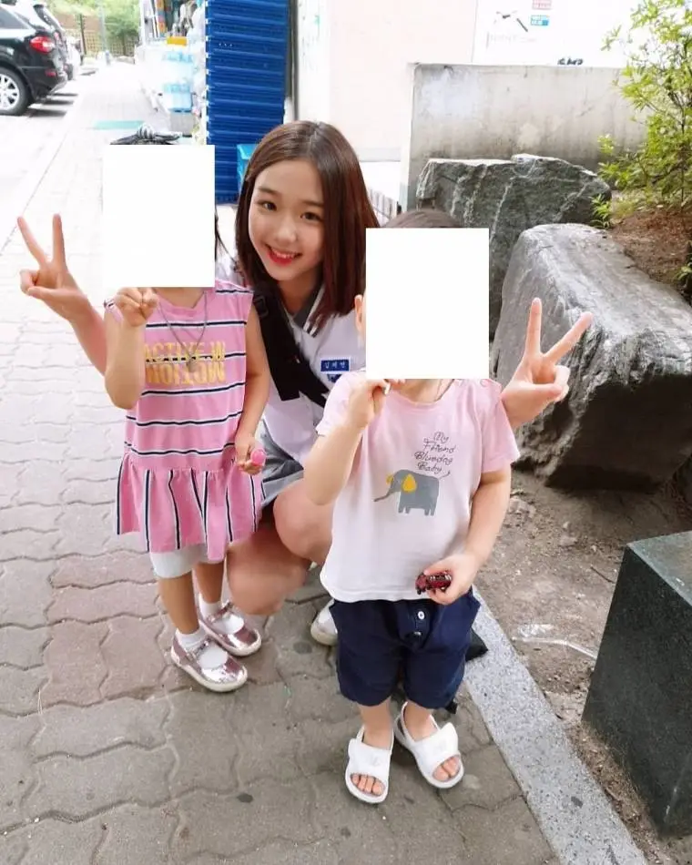 보니하니의 하니(버스터즈 채연)를 만난 꼬마 아이들.jpg