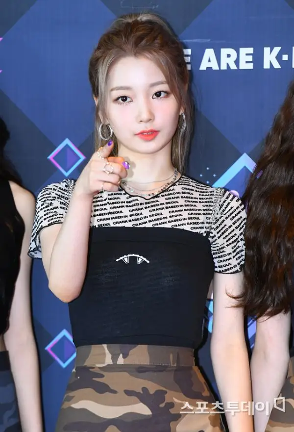 [10p] 로켓펀치 연희.jpg