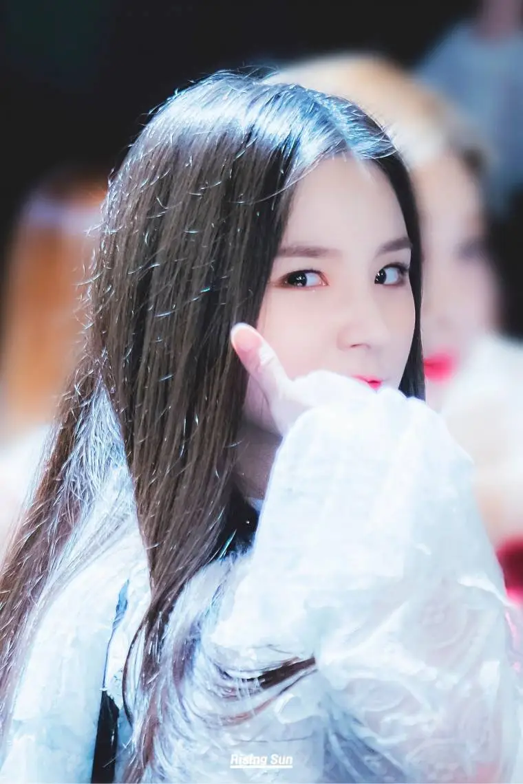 이달의 소녀 희진에게 집중!