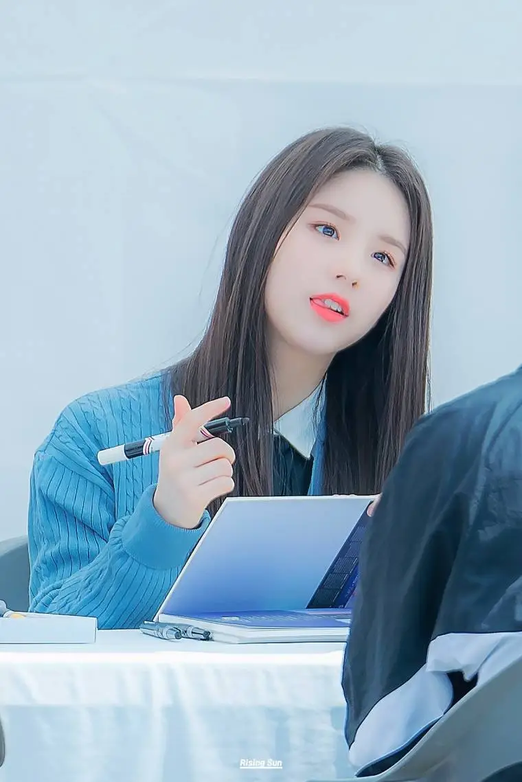 이달의 소녀 희진에게 집중!